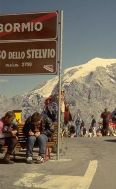 De top van de Stelvio Pass op 2758 meter